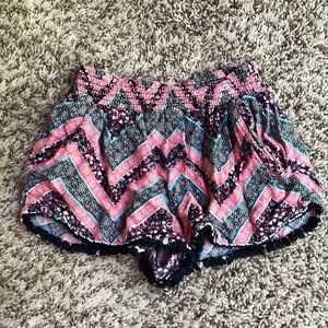 Girls pull on elastic waistband shorts
